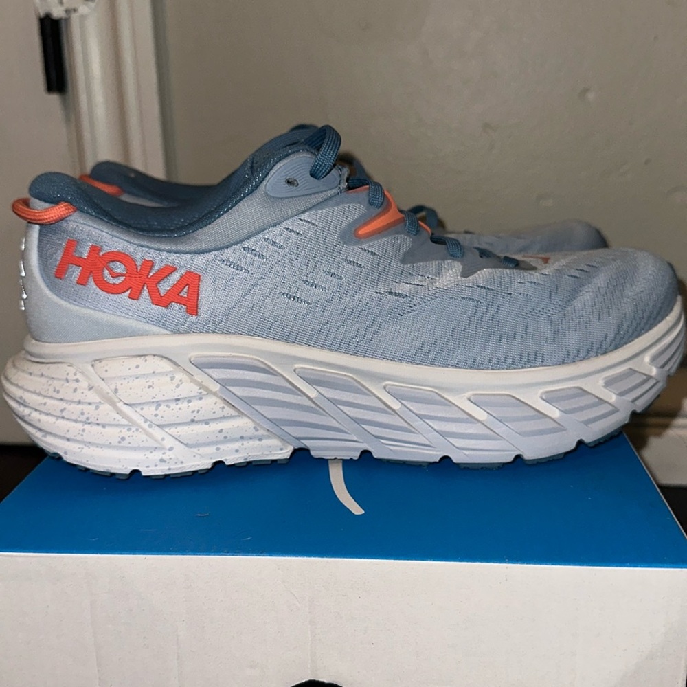 HOKA gaviota 4